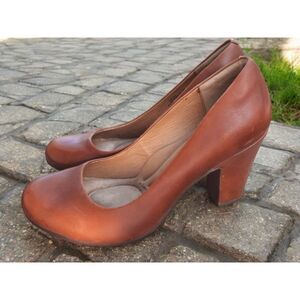 SOFFT Size 10 Brown Leather Essential Pumps Heels Shoes